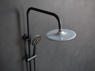 Душевая стойка Laguraty 17057 с изливом чёрный матовый